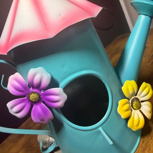 Birdhouse - Watering Can Adorned with Ladybug & Flowrs - Picture 3 of 5